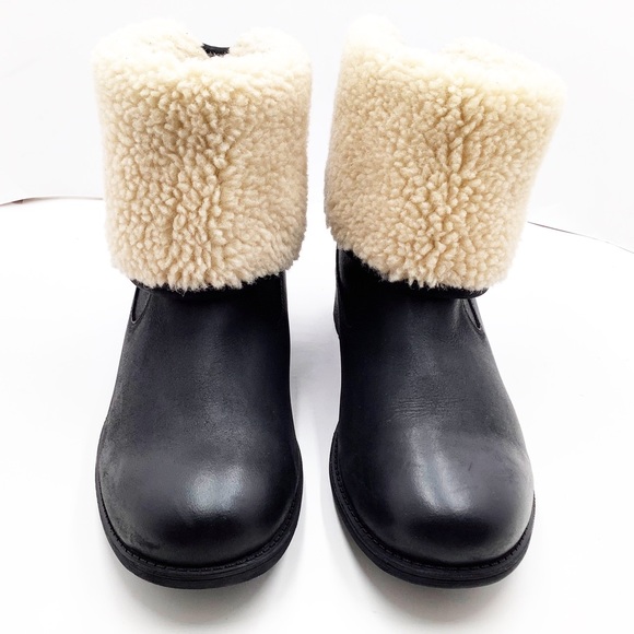 {UGG}Aldon Water Resistant Leather Boot - Picture 4 of 16